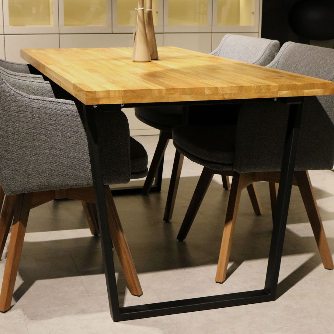 Tischplatte ohne Baumkante aus massiver Eiche mit Aufdopplung am Rand