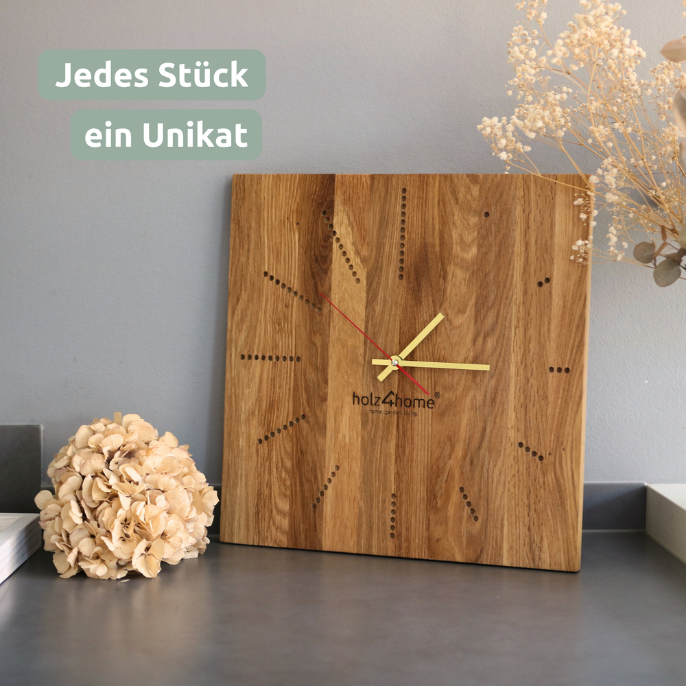 Wanduhr „Dots“ aus massiver Eiche