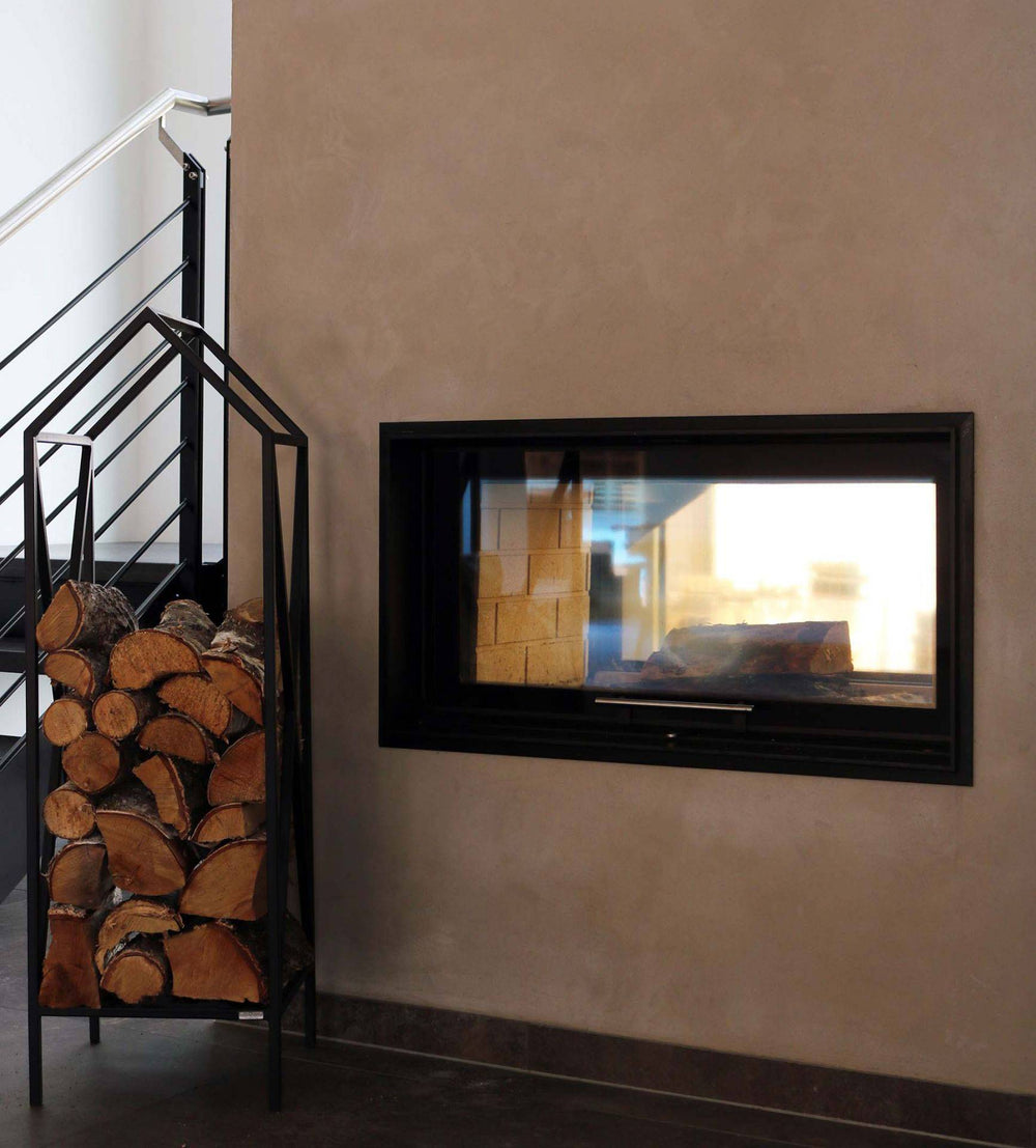 Holzaufbewahrung in schwarz