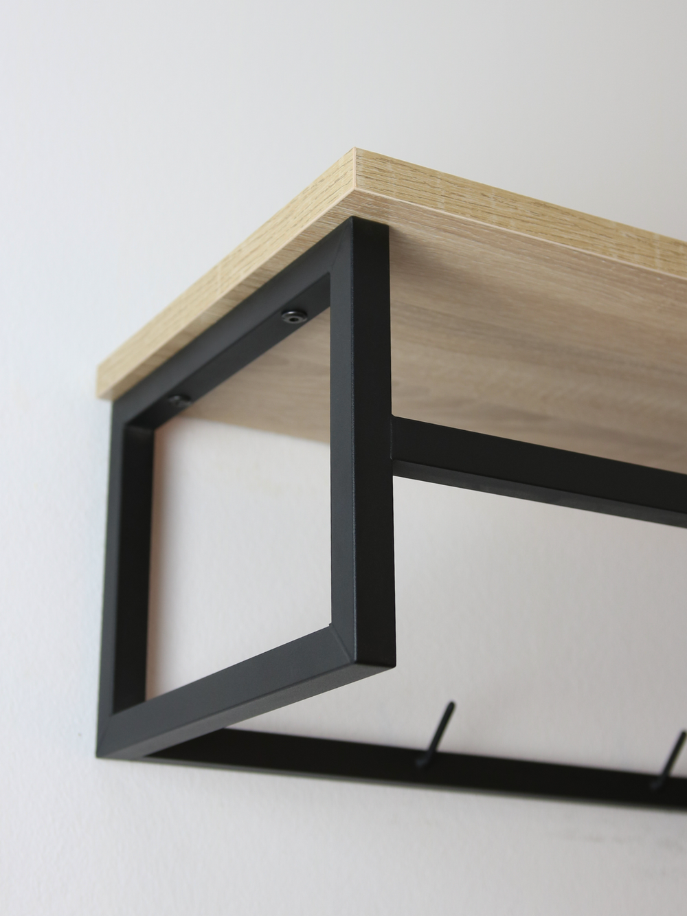 Garderobe Sonoma Eiche - inkl. 3 Kleiderbügel aus Metall - Schwarz