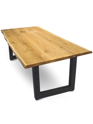 Massivholztisch mit Baumkante